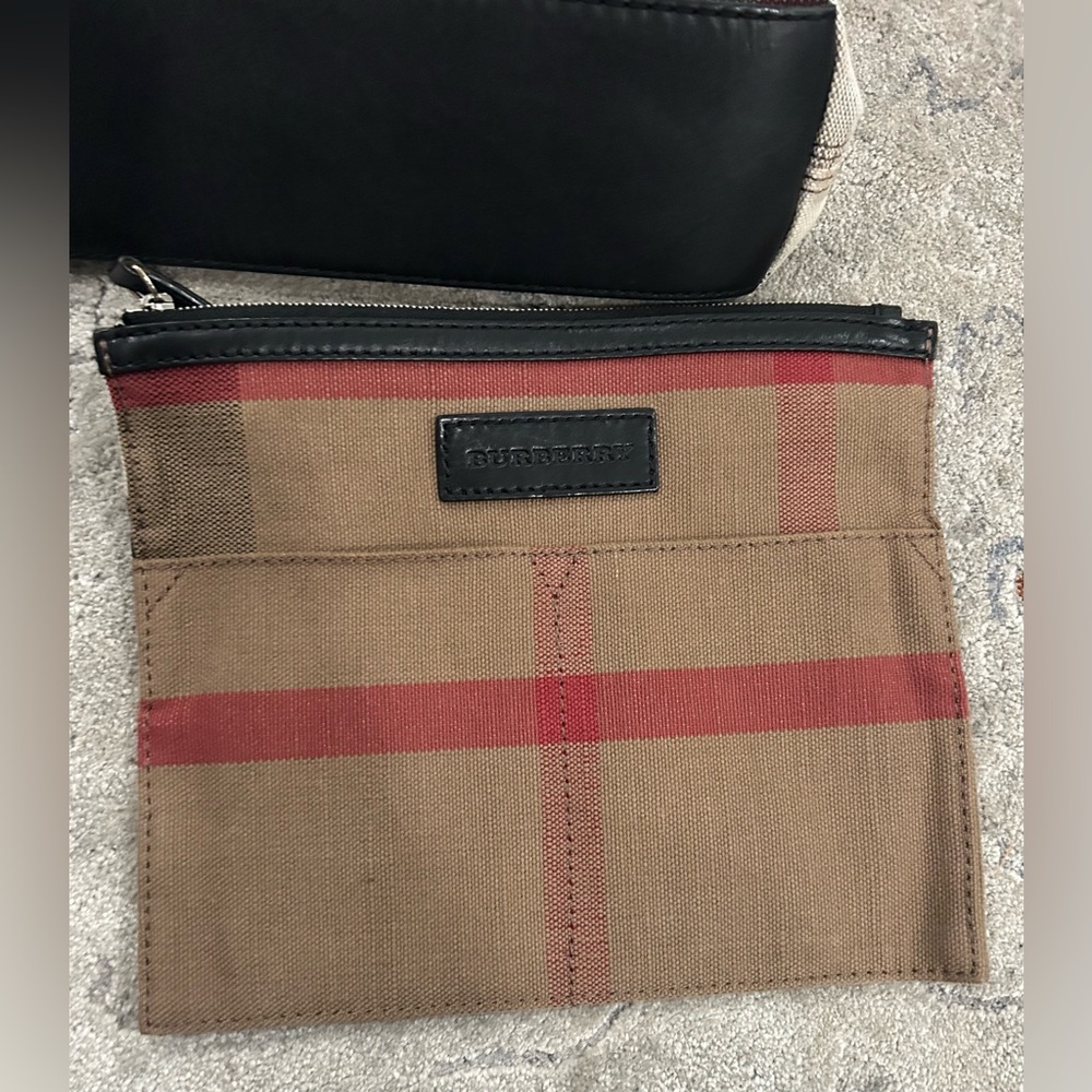 Burberry House Check Bag - Picture 7 of 10